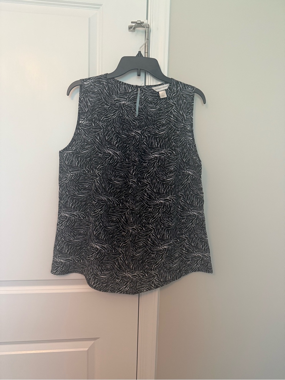 Christopher & Banks Black and White Printed Sleeveless Shell